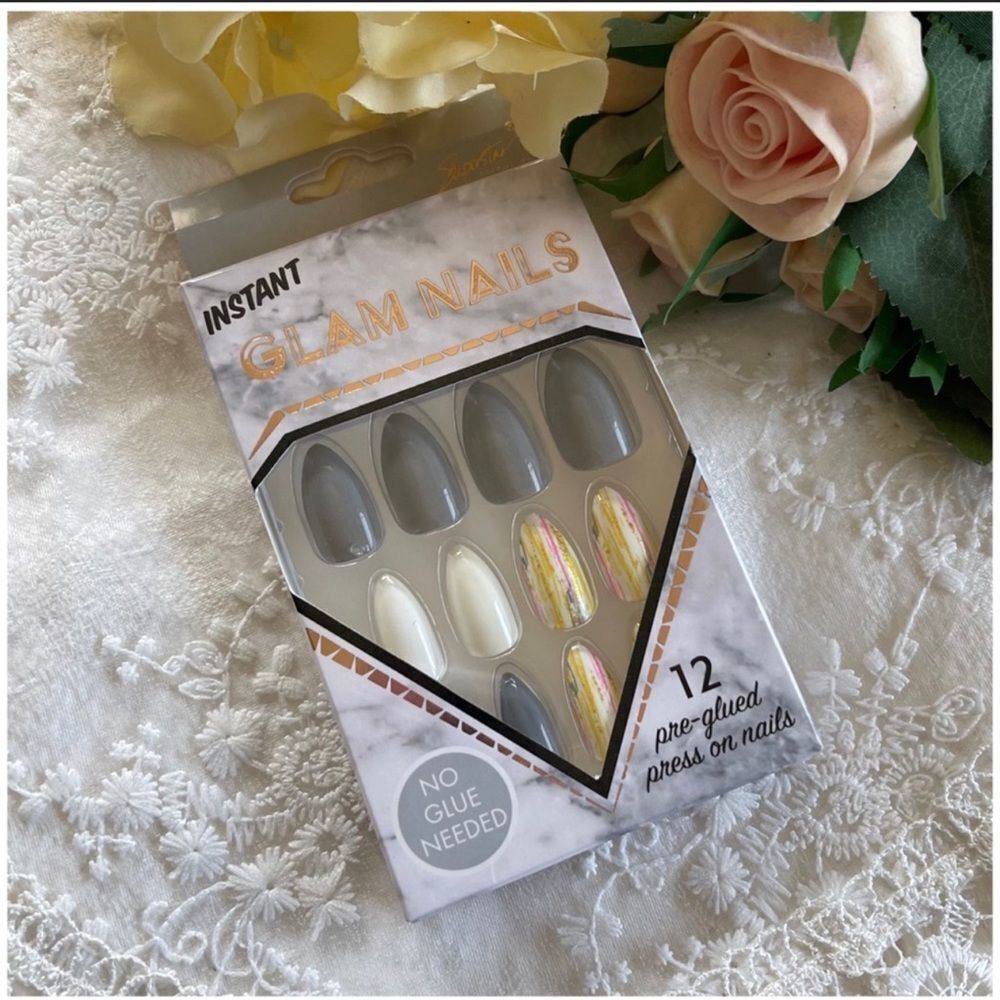 Instant Glam Nails 12 pc set Gray Abstract Paint Streaks